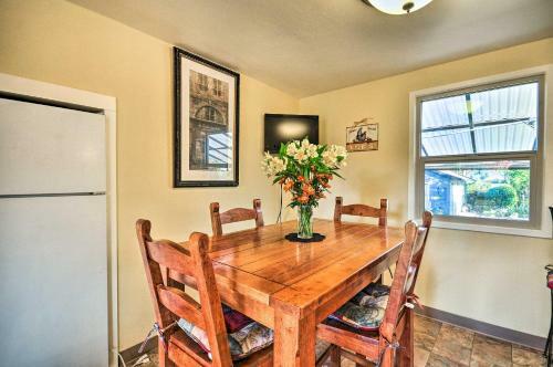 Sherwood Retreat With Yard, Walk To Old Town!