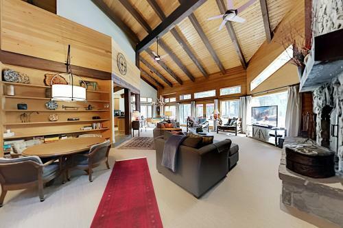 Exceptional Vacation Home In Sisters Home