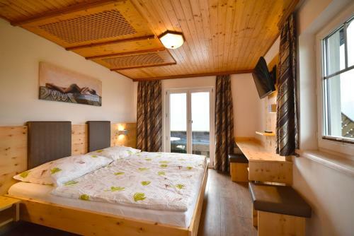 Hostal Gasthaus Sch�beringerhof