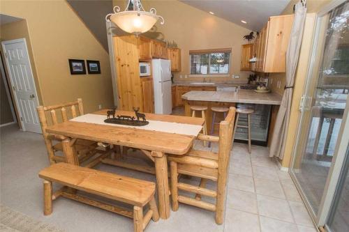 Whistler Lane 7 By Village Properties At Sunriver