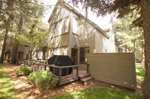 Eaglewood Condominium 8