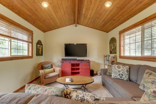 3 Hummingbird Lane