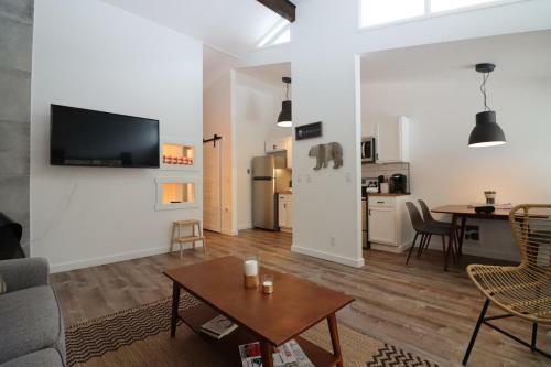 Base Camp Condo In Sunriver