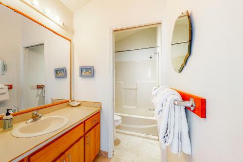 3 Bed 3 Bath Vacation Home In Bayshore Beach Club