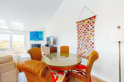 3 Bed 3 Bath Vacation Home In Bayshore Beach Club
