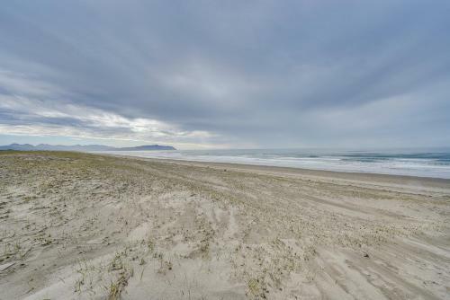 New Listing! Stone Cottage With Private Beach Path Home