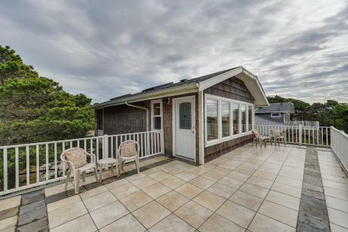 New Listing! Stone Cottage With Private Beach Path Home