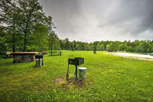 Lovely Lake Poconos Home With Sauna And Fire Pit!