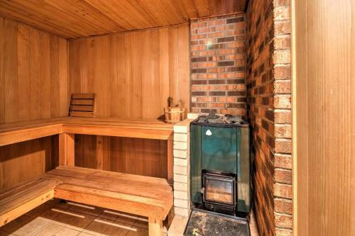 Lovely Lake Poconos Home With Sauna And Fire Pit!