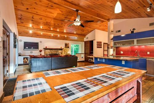 Lovely Lake Poconos Home With Sauna And Fire Pit!
