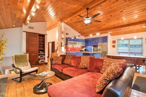 Lovely Lake Poconos Home With Sauna And Fire Pit!