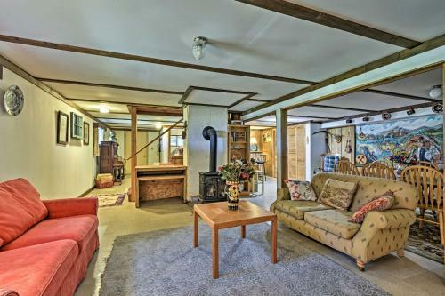 Bedford House With Deck, Views And Finished Basement!