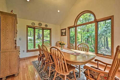 Bedford House With Deck, Views And Finished Basement!