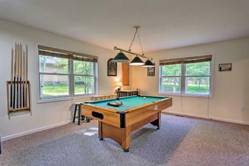 Poconos A-frame Home With Pool Table And Lake Access!