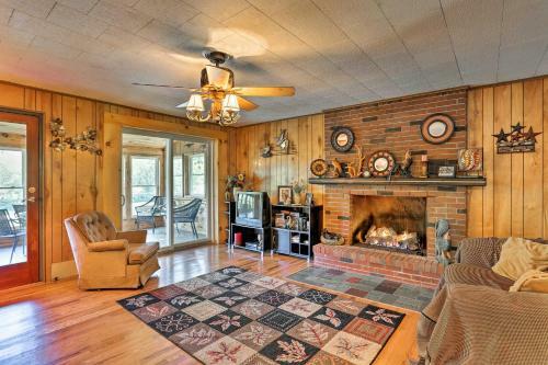 Beach Lake Cabin On Delaware River With Sunroom!