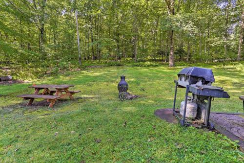 Beach Lake Cabin On Delaware River With Sunroom!