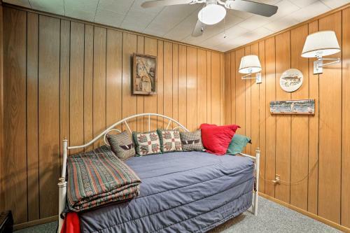 Beach Lake Cabin On Delaware River With Sunroom!