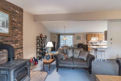 Bed & Breakfast Hickory Haven-poconos-sleeps 11-gameroom