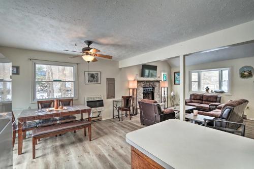 Poconos Home With Community Pool 2 Mi To Lake!
