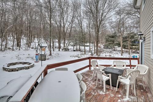 Poconos Home With Community Pool 2 Mi To Lake!