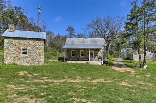 Idyllic Hellertown Cottage Patio And Fire Pit!