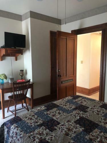 Bed & Breakfast Ottaway Inn Llc