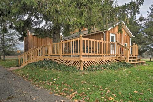 Vintage Farmhouse 2.4 Miles To Mount Pleasant Ski!