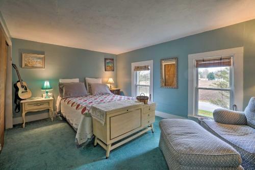 Vintage Farmhouse 2.4 Miles To Mount Pleasant Ski!