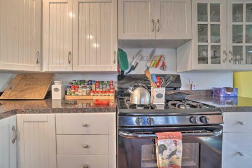 Vintage Farmhouse 2.4 Miles To Mount Pleasant Ski!
