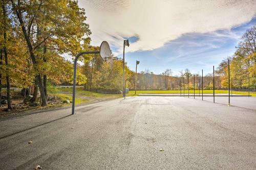 Poconos Home With Game Room-10 Mi To Camelback!