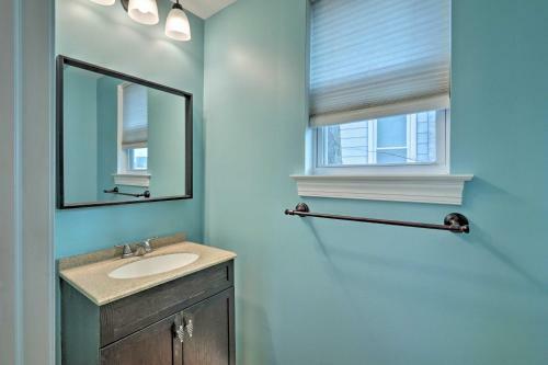 Colorful Abode With Yard, 9 Mi To Sesame Place!