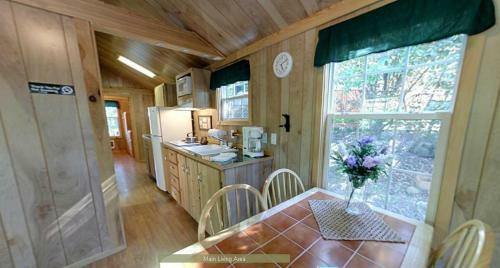 Round Top Premiere Cottage 5