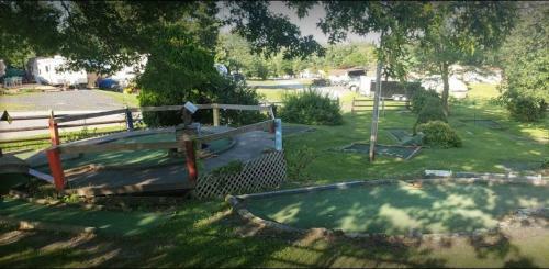 Round Top Two-bedroom Cottage 8