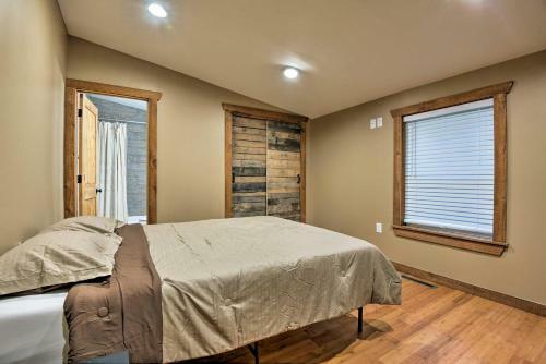 Spacious Kunkletown Home With Full Game Room And Deck!