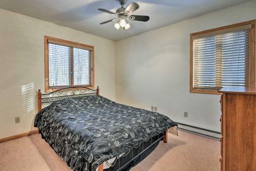 Lake Ariel Cabin With Deck - Lake, Pool And Ski Access!