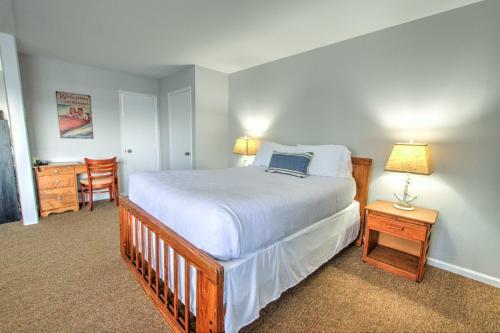 Hotel East Shore Lodging