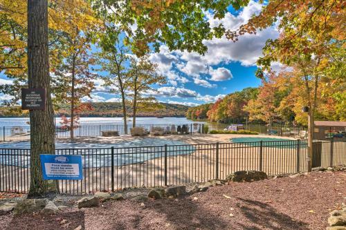 Townhome With Lake Club Access, Less Than 1 Mi To Ski!