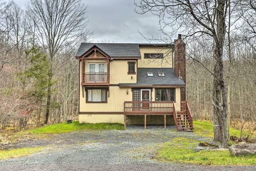 Pocono Mountain Retreat With Deck And Pool Access