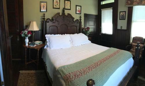 Manheim Manor Bed & Breakfast