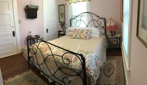 Manheim Manor Bed & Breakfast