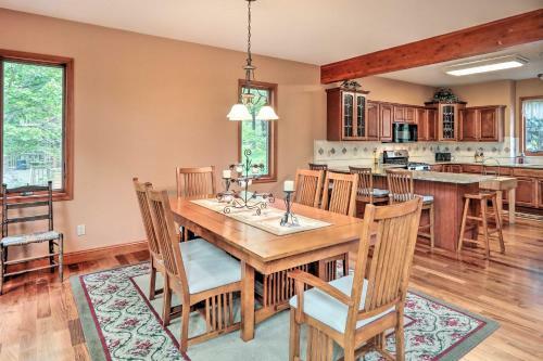 Lake Harmony Home With Deck, Near Skiing And Golf