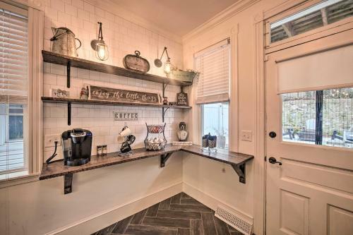 Ideally Located Townhome 6 Mi To Dutch Wonderland!