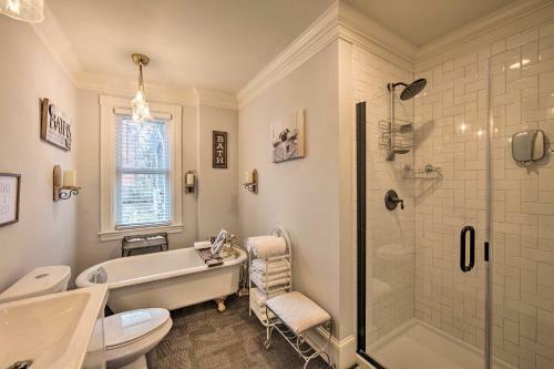 Ideally Located Townhome 6 Mi To Dutch Wonderland!