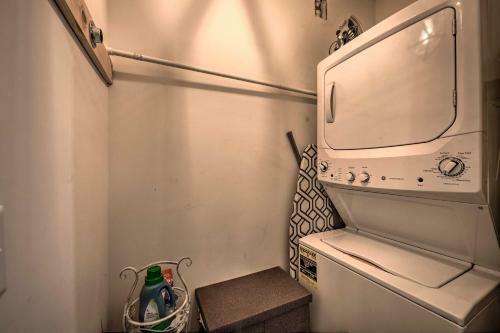Ideally Located Townhome 6 Mi To Dutch Wonderland!