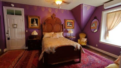 Gifford-risley House Bed And Breakfast