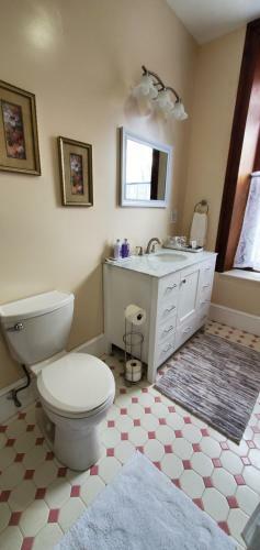 Gifford-risley House Bed And Breakfast