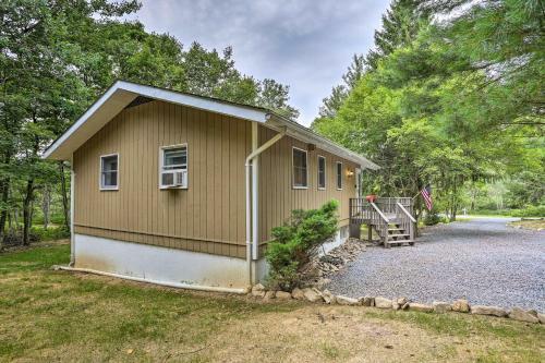 Emerald Lakes Resort Home With Deck And Large Yard