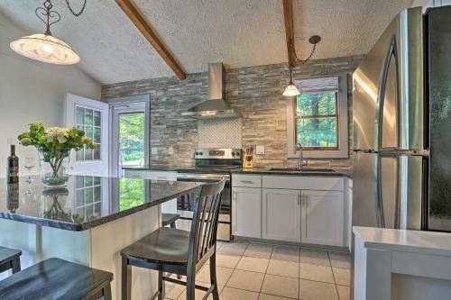 Emerald Lakes Resort Home With Deck And Large Yard