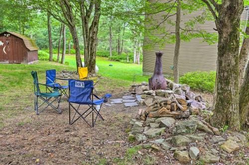Emerald Lakes Resort Home With Deck And Large Yard