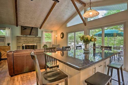 Emerald Lakes Resort Home With Deck And Large Yard